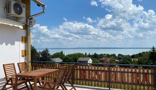 Studio Apartment with Lake View