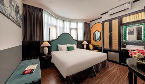 Deluxe Double or Twin Room with City View