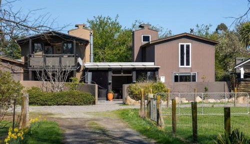 Three-Bedroom Holiday Home 