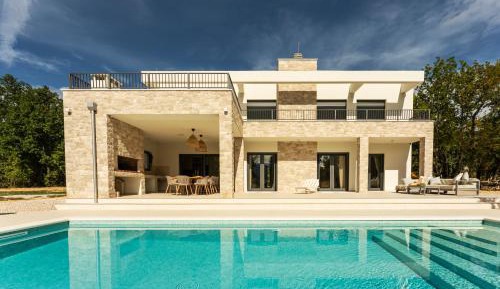 Superior Villa