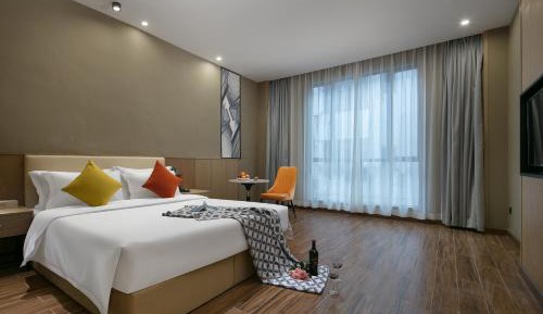 Deluxe Queen Room