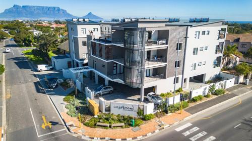 Two-Bedroom Deluxe Apartment with Balcony