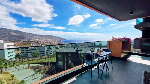 Two-Bedroom Apartment with Balcony and Sea View