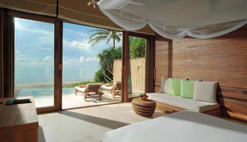 Beachfront Deluxe Pool Villa