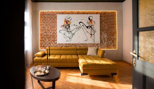 One-Bedroom Deluxe Apartment