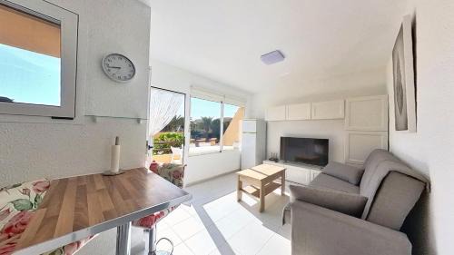 One-Bedroom Apartment with Terrace