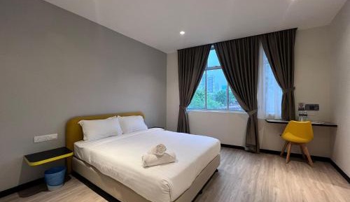 Deluxe Queen Room