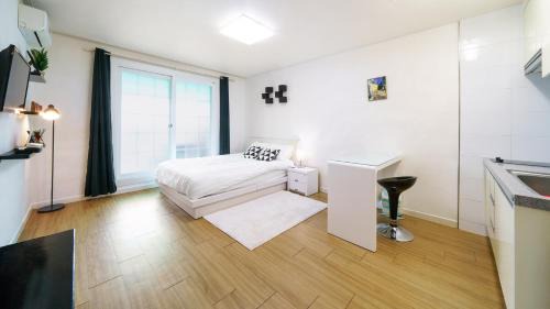 Studio 2