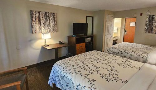 Queen Room with Two Queen Beds - Non-Smoking