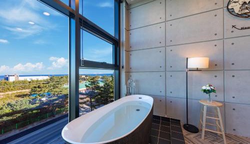 Double Room with Sea View 2