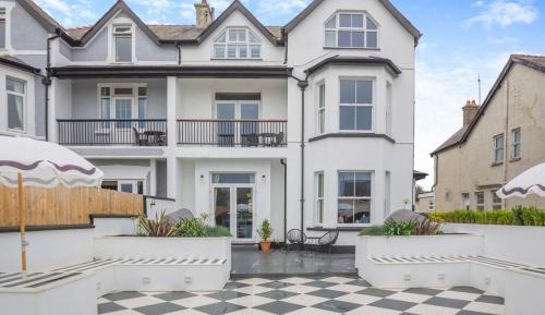 Six-Bedroom House