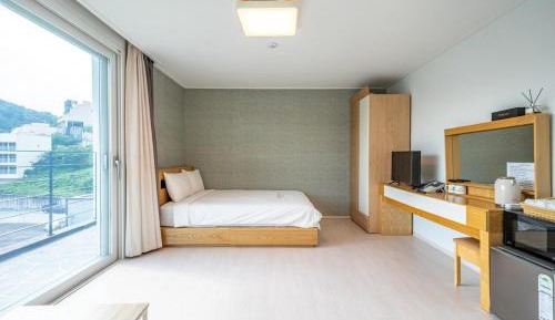 Mixed Dormitory Room