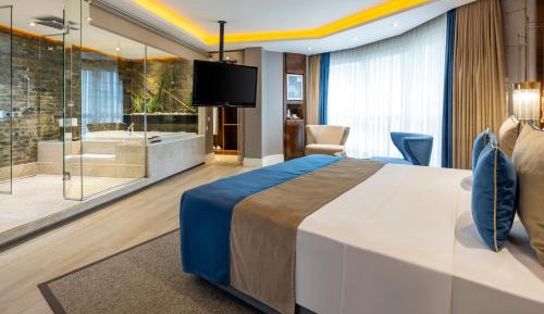 Corner Suite