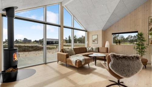 Four-Bedroom Holiday Home