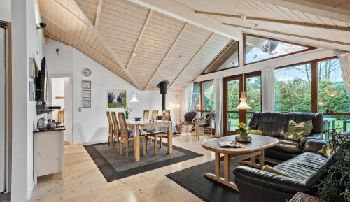 Four-Bedroom Holiday Home