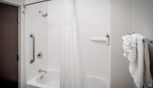 Queen Room with Two Queen Beds - Mobility Access Tub/Non-Smoking