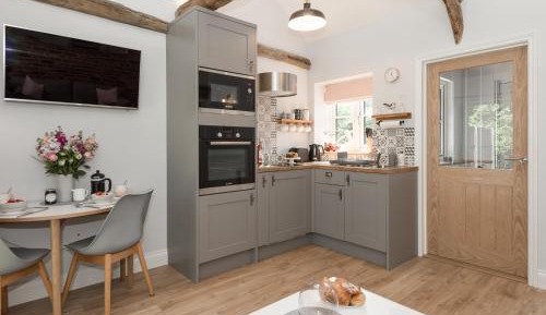 One-Bedroom Holiday Home