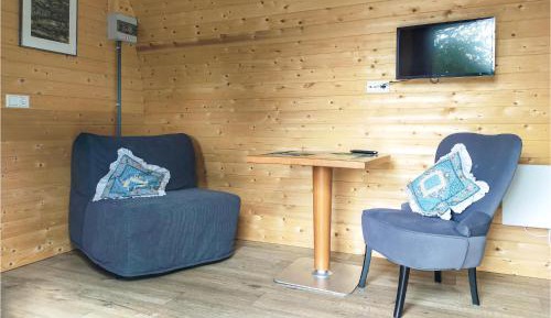One-Bedroom Holiday Home