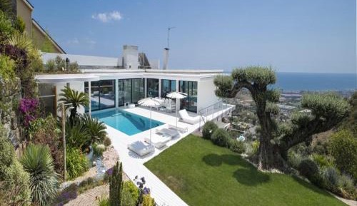 Six-Bedroom Villa 