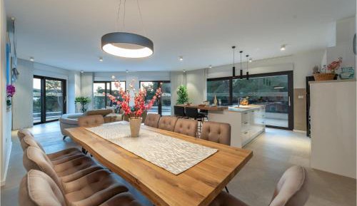 Five-Bedroom Holiday Home