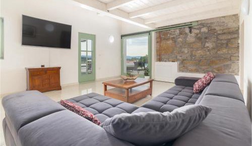 Four-Bedroom Holiday Home