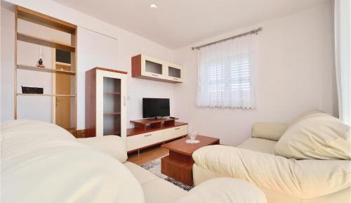 Five-Bedroom Holiday Home