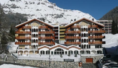 Two-Bedroom Apartment with Mountain View