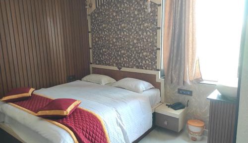 Deluxe Double or Twin Room with City View
