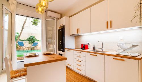 Studio Apartment with Queen Bed