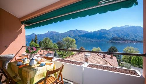 Apartment with Lake View
