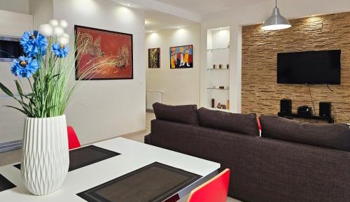 One-Bedroom Apartment with Terrace