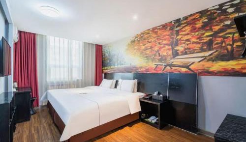 Queen Room