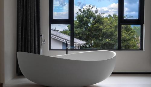 King Room with Mountain View