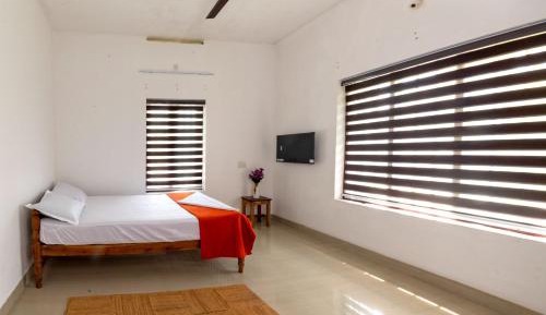 Deluxe Double Room (2 Adults + 1 Child)