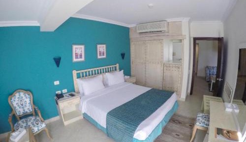 Queen Room with Garden View