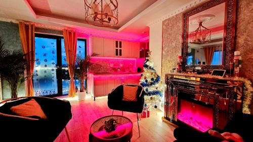 Deluxe Queen Studio 