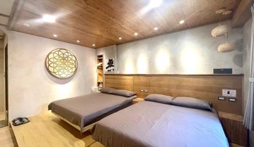 Quadruple Room with Private Bathroom