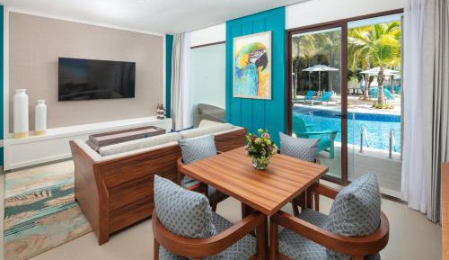 Paradise Chill Out Swim Up Suite