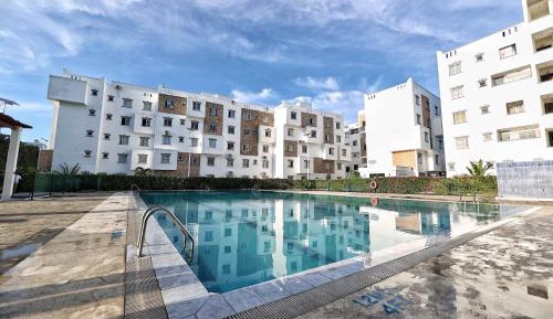 Two-Bedroom Deluxe Apartment with Garden View
