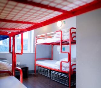 Single Bed in Mixed Dormitory Room