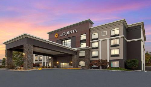 King Room with Sofa Bed - Disability Access - Non-Smoking