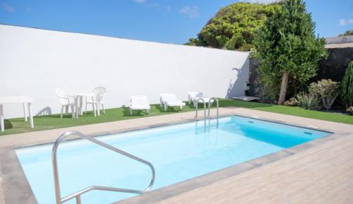 Apartment with Swimming Pool