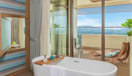 Special Offer - Golf View King Suite with Balcony and Bathtub