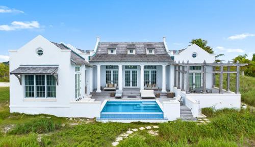 Four Bedroom Oceanfront Villa: Osprey