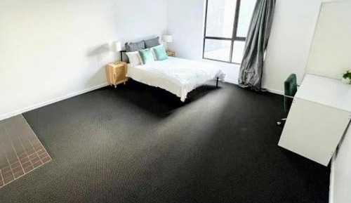 Studio Apartment with Queen Bed