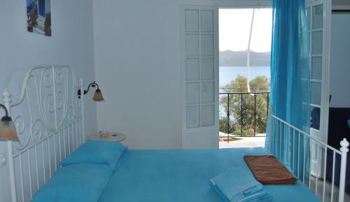 One-Bedroom Apartment with Sea View