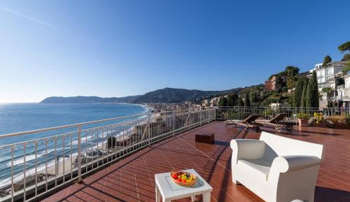 Three-Bedroom Apartment with Ocean View