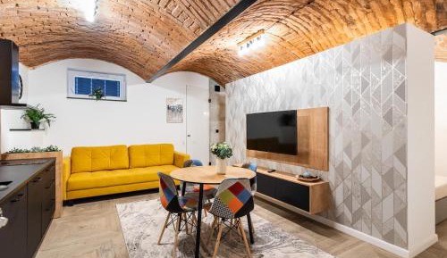 One-bedroom Loft Apartment 