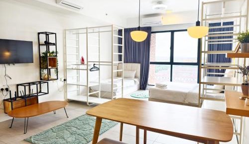 Deluxe Studio