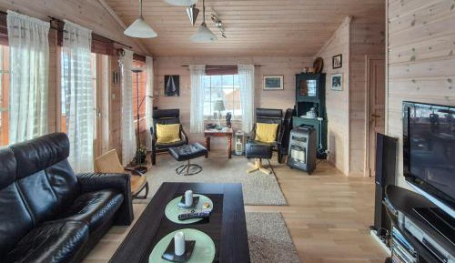 Four-Bedroom Holiday Home